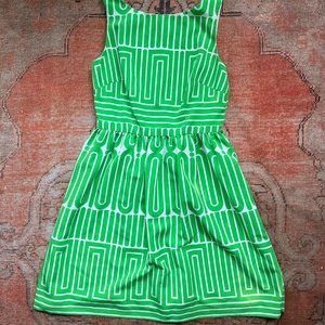 Trina Turk, size 4, Green and White, Boat Neck, Fit and Flare Dress